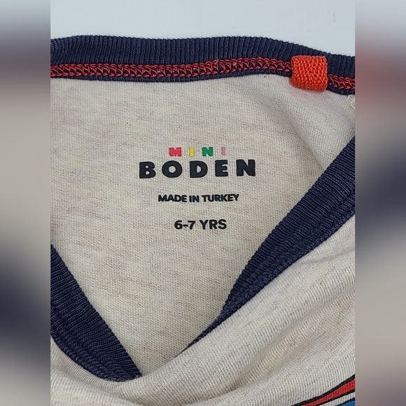 Mini Boden boys' race car graphic tee size 6-7y - Picture 3 of 4